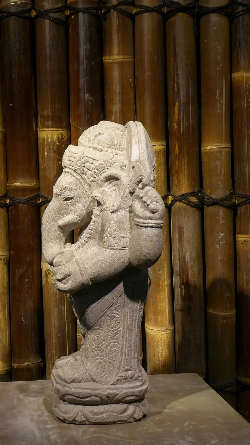  Product image 10 of the product “Standing Ganesha, 60 cm height, riverstone, stonemasony ”